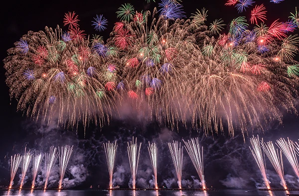 按針祭での花火に協賛
