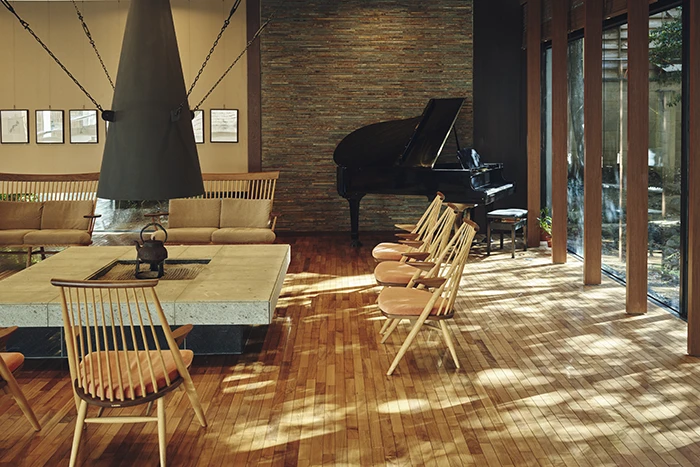 ロビーラウンジ