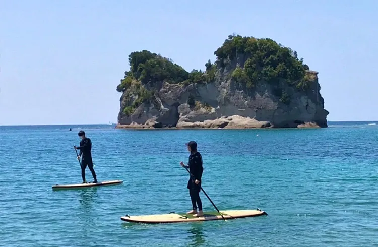 観光名所円月島をより近くで楽しむSUP体験