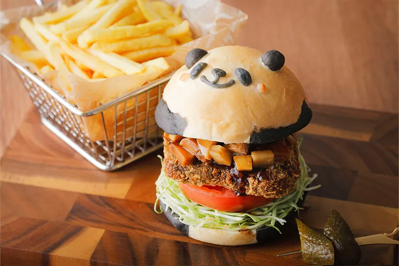 黒毛和牛ハーブカツとごろごろ筍のパンダバーガー