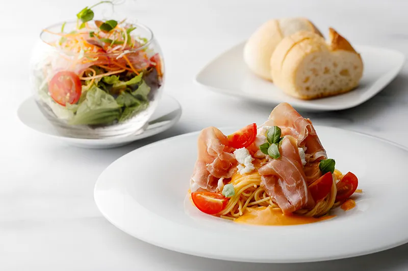手毬寿司セット / 和歌山県産完熟トマトの冷製パスタ リコッタチーズとハモンセラーノを添えて