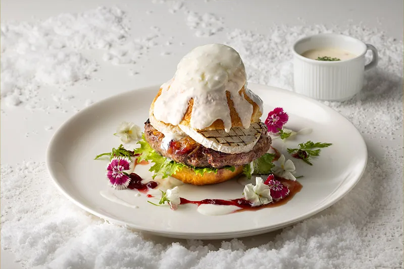 リンゴンベリーの雪富士バーガー