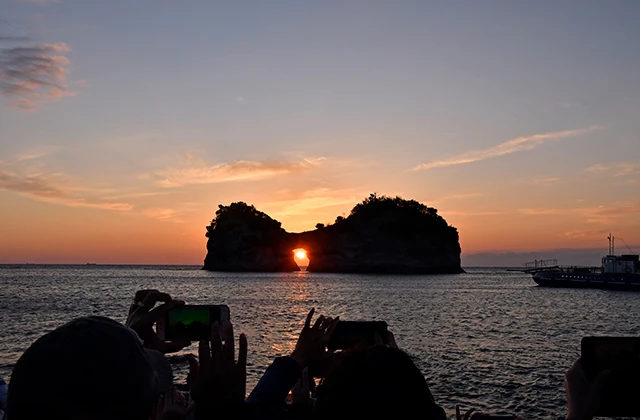 円月島の夕陽